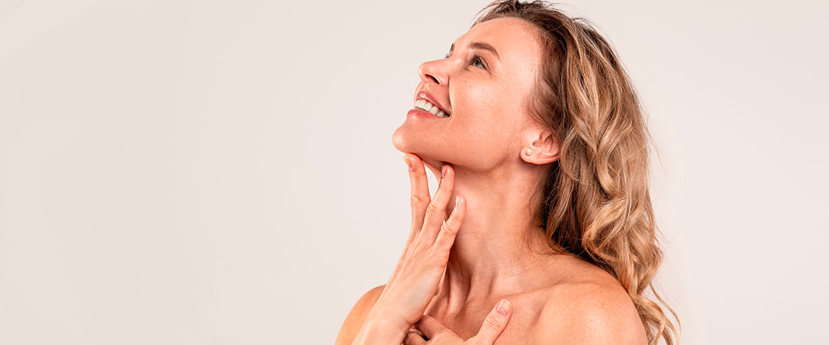 donna lifting collo dopo l'operazione